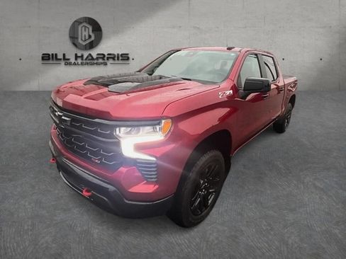 Used 2024 Chevrolet Silverado 1500 LT Trail Boss w/ Convenience Package II AWD/4WD image 1