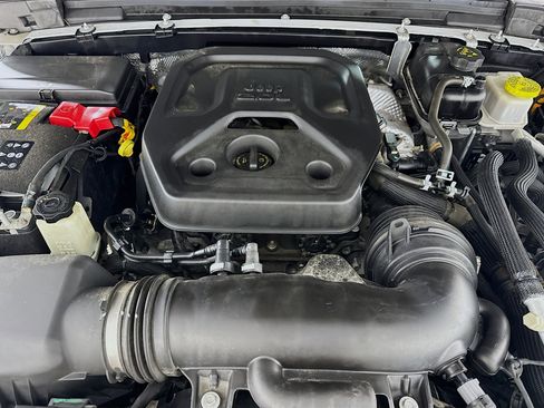 Used 2024 Jeep Wrangler Unlimited Sahara image 29