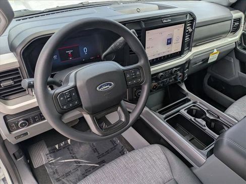 New 2026 Ford F250 XLT w/ XLT Premium Package AWD/4WD image 3
