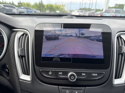 Used 2023 Chevrolet Malibu LT FWD image 19