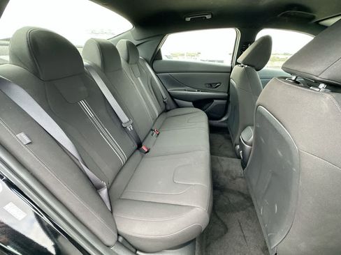 Used 2025 Hyundai Elantra SEL FWD image 25