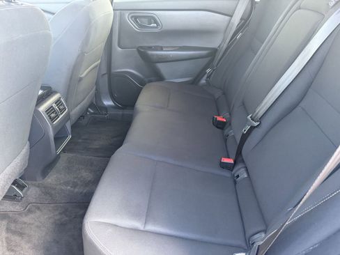 Used 2024 Nissan Rogue S image 18