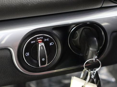 Used 2019 Porsche 718 Boxster RWD image 23