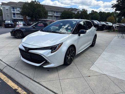 Used 2022 Toyota Corolla XSE FWD image 3