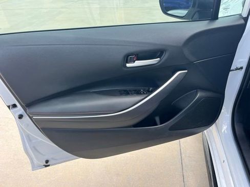 Used 2025 Toyota Corolla SE FWD image 11