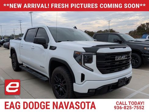 Used 2025 GMC Sierra 1500 Elevation w/ LPO, Elevation Black Package image 1