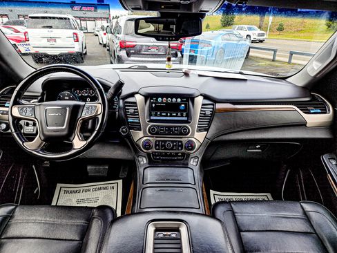 Used 2019 GMC Yukon XL Denali w/ Denali Ultimate Package image 17
