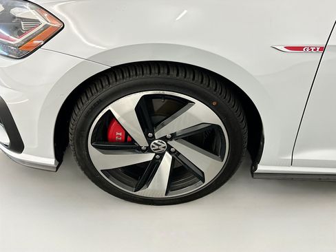 Used 2019 Volkswagen GTI SE FWD image 11
