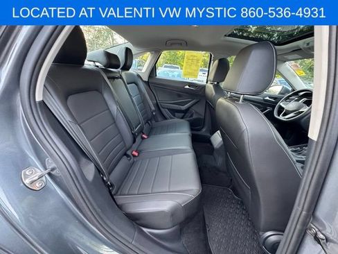 Certified 2024 Volkswagen Jetta SE w/ Panoramic Sunroof Package FWD image 23