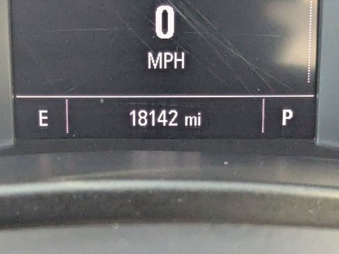 Certified 2021 Chevrolet Equinox LS w/ LS Convenience Package image 2