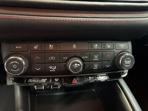Used 2024 Dodge Durango GT AWD/4WD image 27