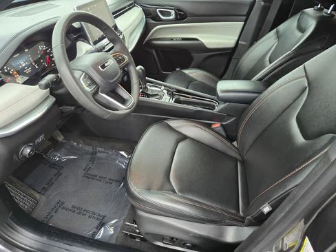 Used 2024 Jeep Compass Limited image 15