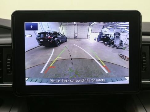 Used 2024 Ford Explorer XLT w/ Equipment Group 202A AWD/4WD image 29