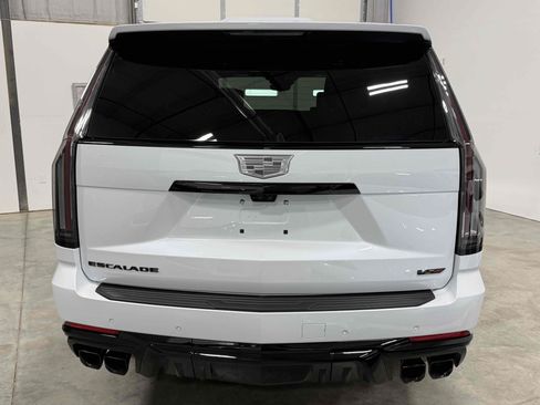 Used 2026 Cadillac Escalade V w/ LPO, ONYX Package AWD/4WD image 59