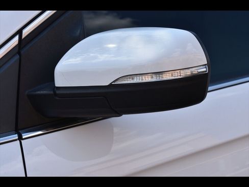 Used 2016 Ford Edge SEL FWD image 44