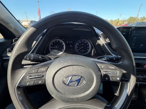 Used 2022 Hyundai Sonata SE image 13