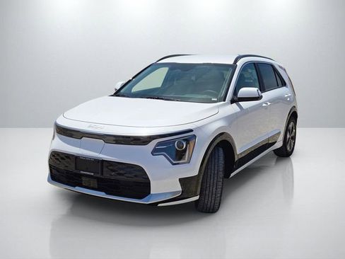 New 2026 Kia Niro Wind FWD image 8
