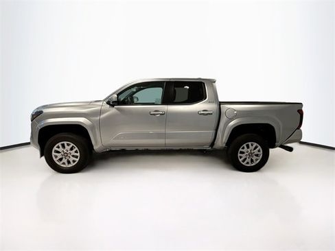 Certified 2024 Toyota Tacoma SR5 image 4