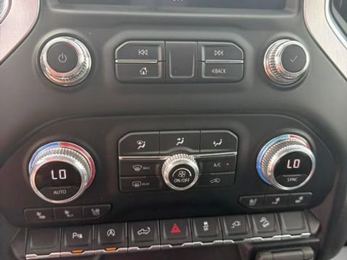 Used 2022 GMC Sierra 1500 SLT w/ SLT Premium Package AWD/4WD image 27