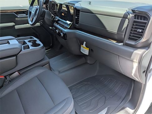 New 2025 GMC Sierra 1500 Elevation image 28