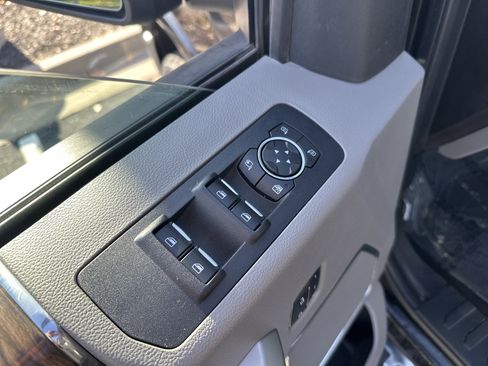 Used 2019 Ford F150 Lariat w/ Equipment Group 502A Luxury image 15