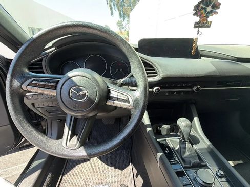 Used 2023 MAZDA MAZDA3 s FWD image 12
