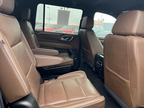 Used 2021 Chevrolet Suburban High Country image 30