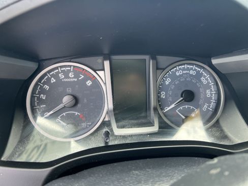 Used 2021 Toyota Tacoma SR5 AWD/4WD image 14