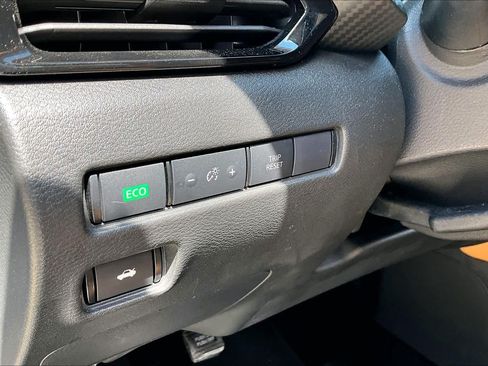 Certified 2024 Nissan Sentra SV w/ SV Premium Package FWD image 33