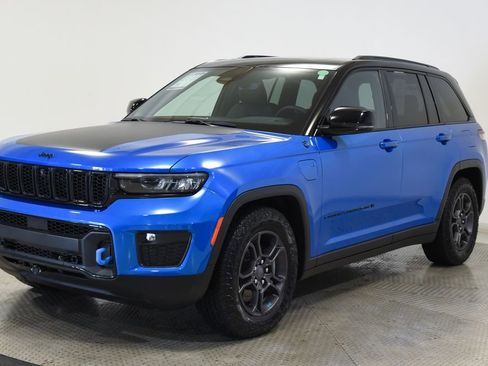 Used 2024 Jeep Grand Cherokee Trailhawk AWD/4WD image 9