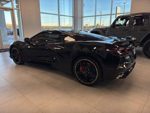 Used 2023 Chevrolet Corvette Stingray Coupe w/ 1LT image 8