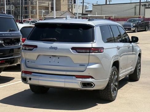 Used 2021 Jeep Grand Cherokee L Overland w/ Luxury Tech Group IV AWD/4WD image 4