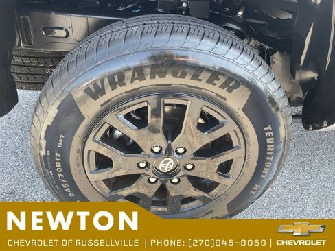 Used 2025 Toyota Tacoma SR5 RWD image 42