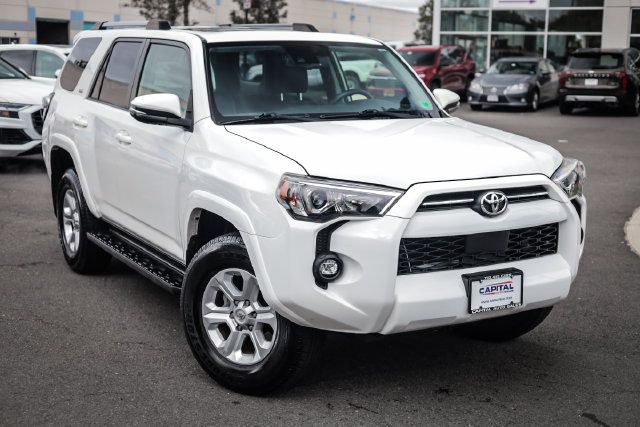 Used 2021 Toyota 4Runner SR5 Premium w/ Moonroof Package AWD/4WD image 5