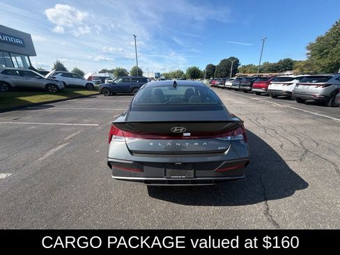 Used 2025 Hyundai Elantra SEL w/ Cargo Package FWD image 4