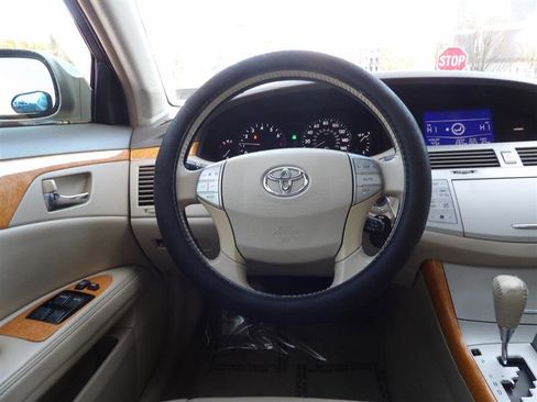 Used 2007 Toyota Avalon XLS image 18
