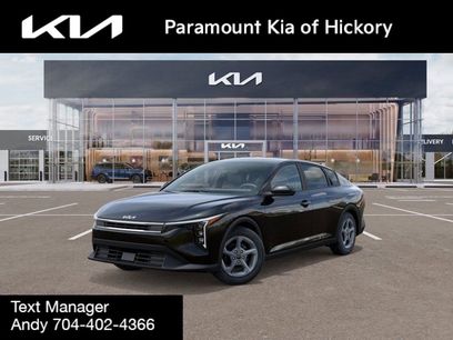 New 2025 Kia K4 LXS