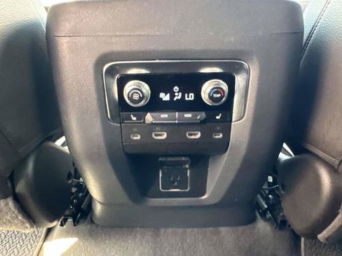 Used 2023 GMC Yukon XL Denali RWD image 19