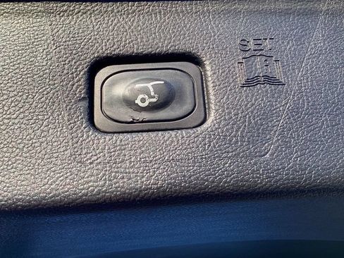 Used 2023 Ford Edge Titanium AWD/4WD image 13