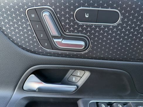 New 2026 Mercedes-Benz GLB 250 GLB 250 image 27