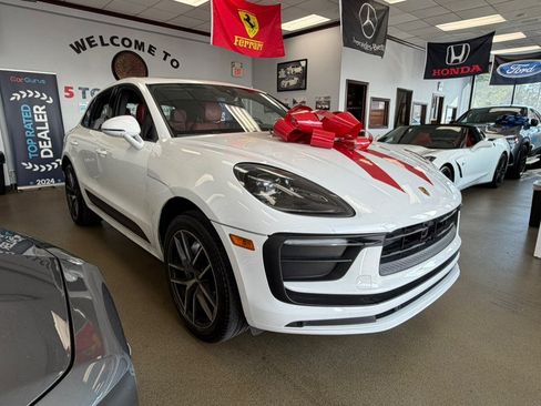 Used 2024 Porsche Macan Turbo AWD/4WD image 3