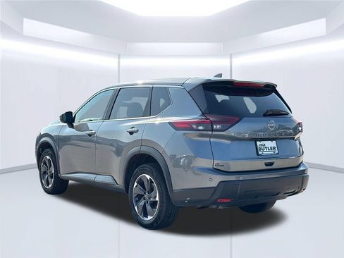 Used 2025 Nissan Rogue SV FWD image 4