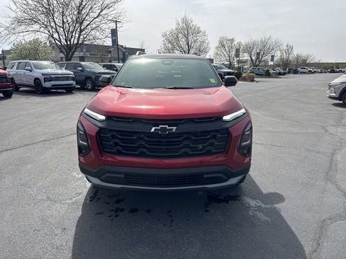 New 2026 Chevrolet Equinox LT image 2