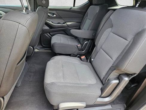 Used 2023 Chevrolet Traverse LT FWD image 13