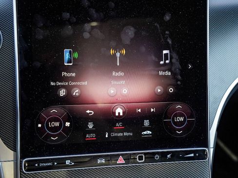 Used 2024 Mercedes-Benz GLC 300 image 17