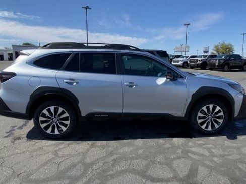 Used 2024 Subaru Outback Limited AWD/4WD image 9