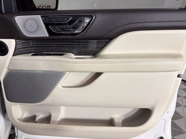 Used 2021 Lincoln Navigator Black Label w/ Special Edition Package AWD/4WD image 36