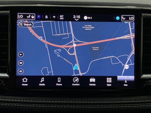 Used 2025 Chrysler Pacifica Limited FWD image 24