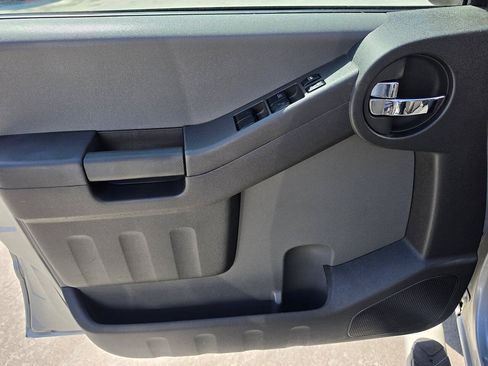 Used 2015 Nissan Xterra X RWD image 18
