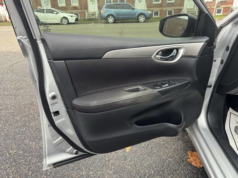 Used 2015 Nissan Sentra SV image 12